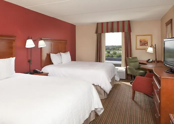 Hampton & Chicago - 3* Libertyville